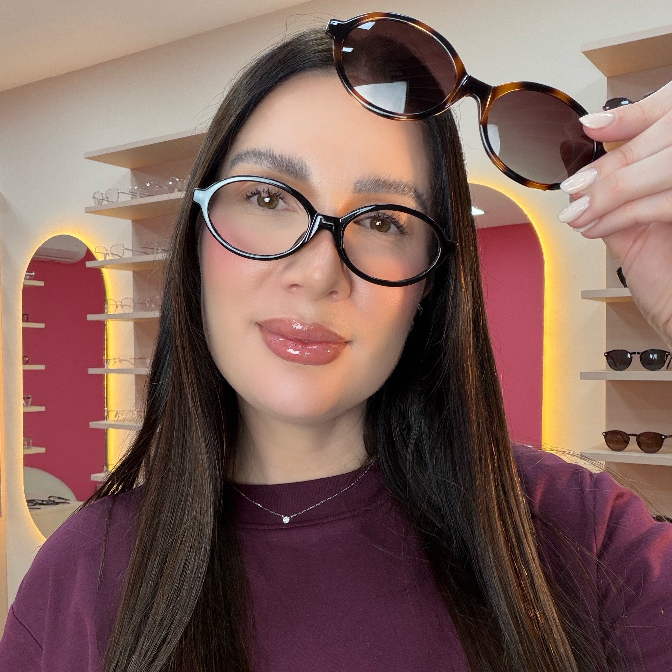 files/oculos_de_grau_kessy_feminino_342_demi_rosto_2.jpg
