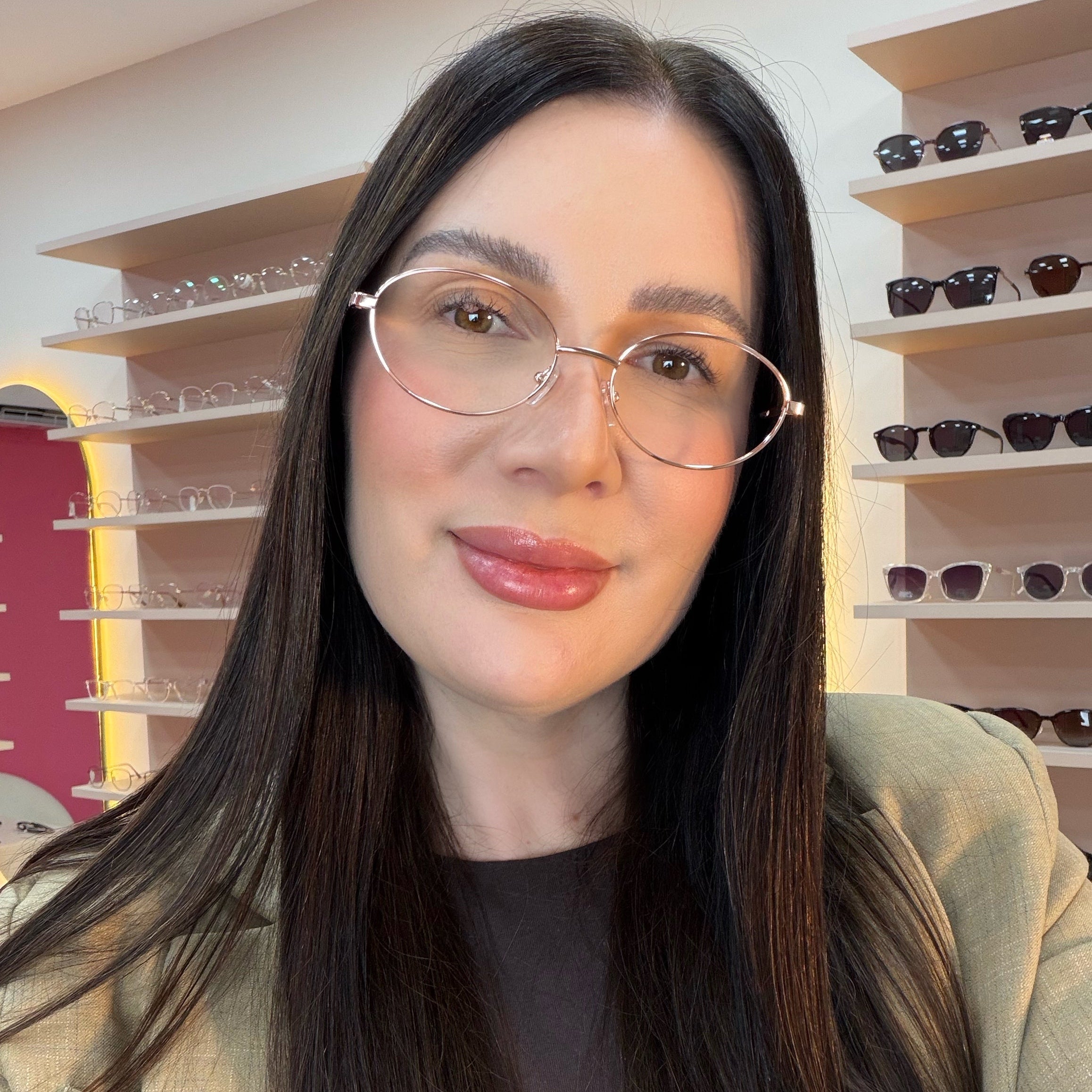 files/oculos_de_grau_kessy_feminino_348_rose__rosto.jpg