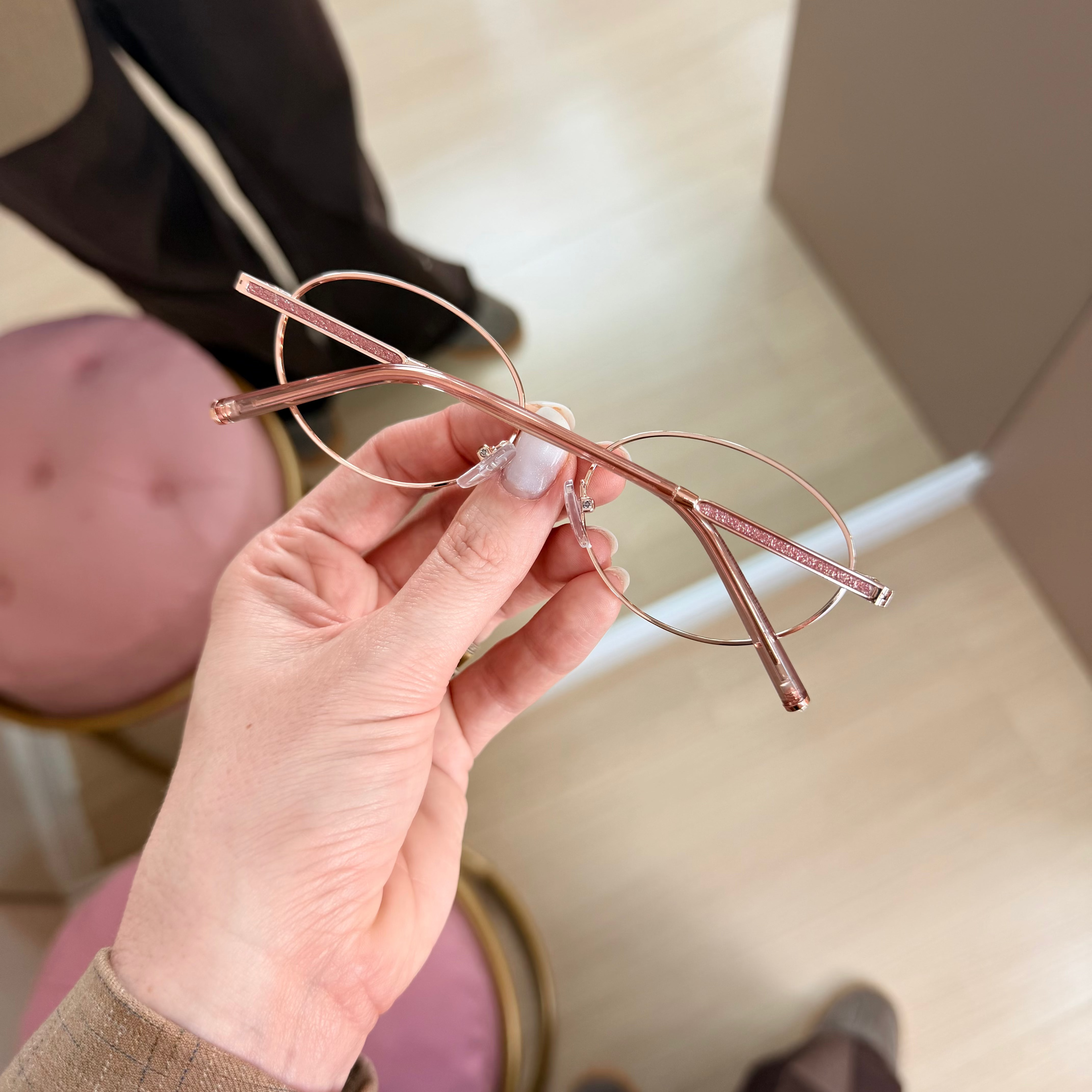files/oculos_de_grau_kessy_feminino_348_rose_lateral.heic