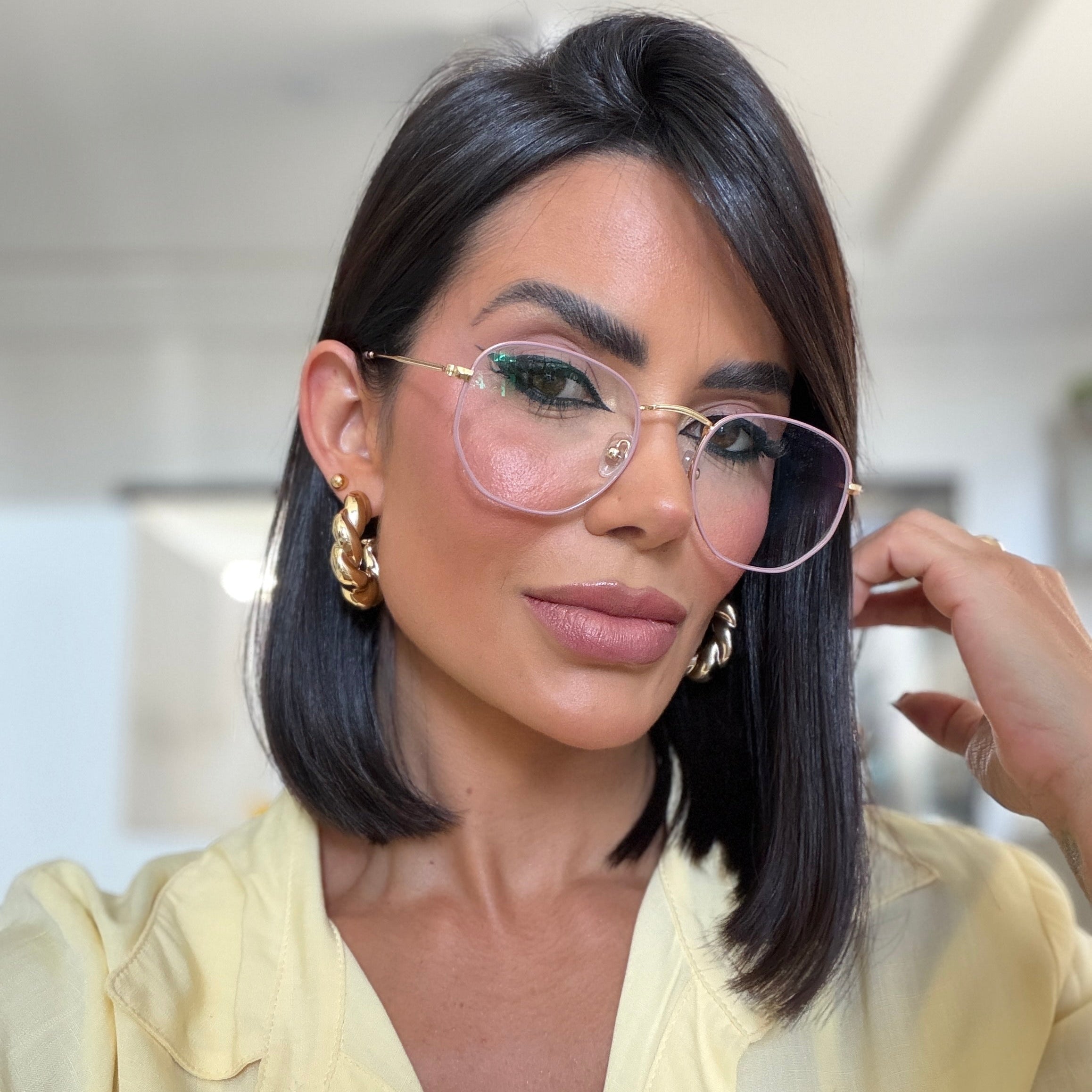 files/oculos_de_grau_kessy_feminino_350_dourado_rosa_00b77e78-d804-4b1c-a7fe-1a563fb81ff9.jpg