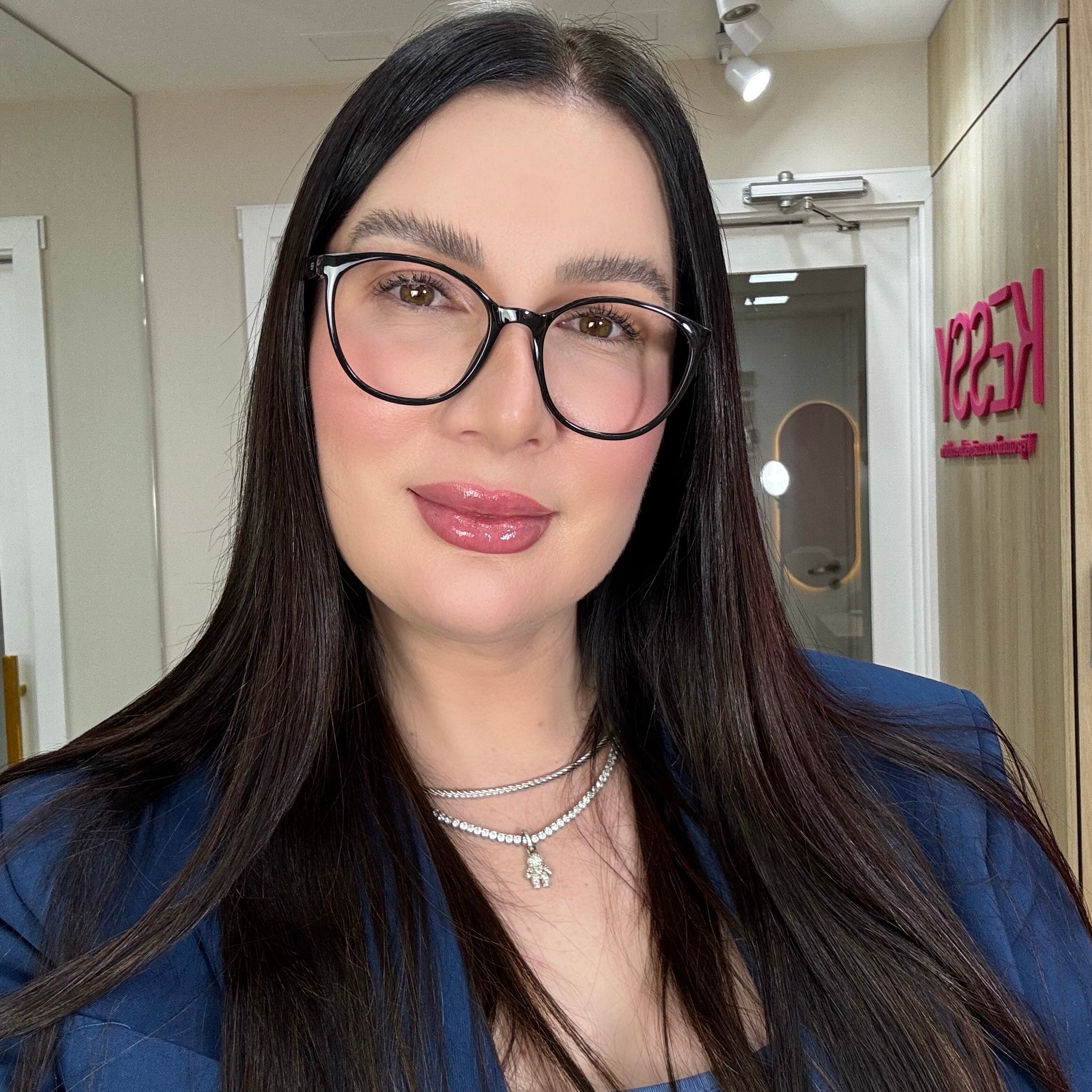 files/oculos_de_grau_kessy_feminino_901_rosto_1.jpg