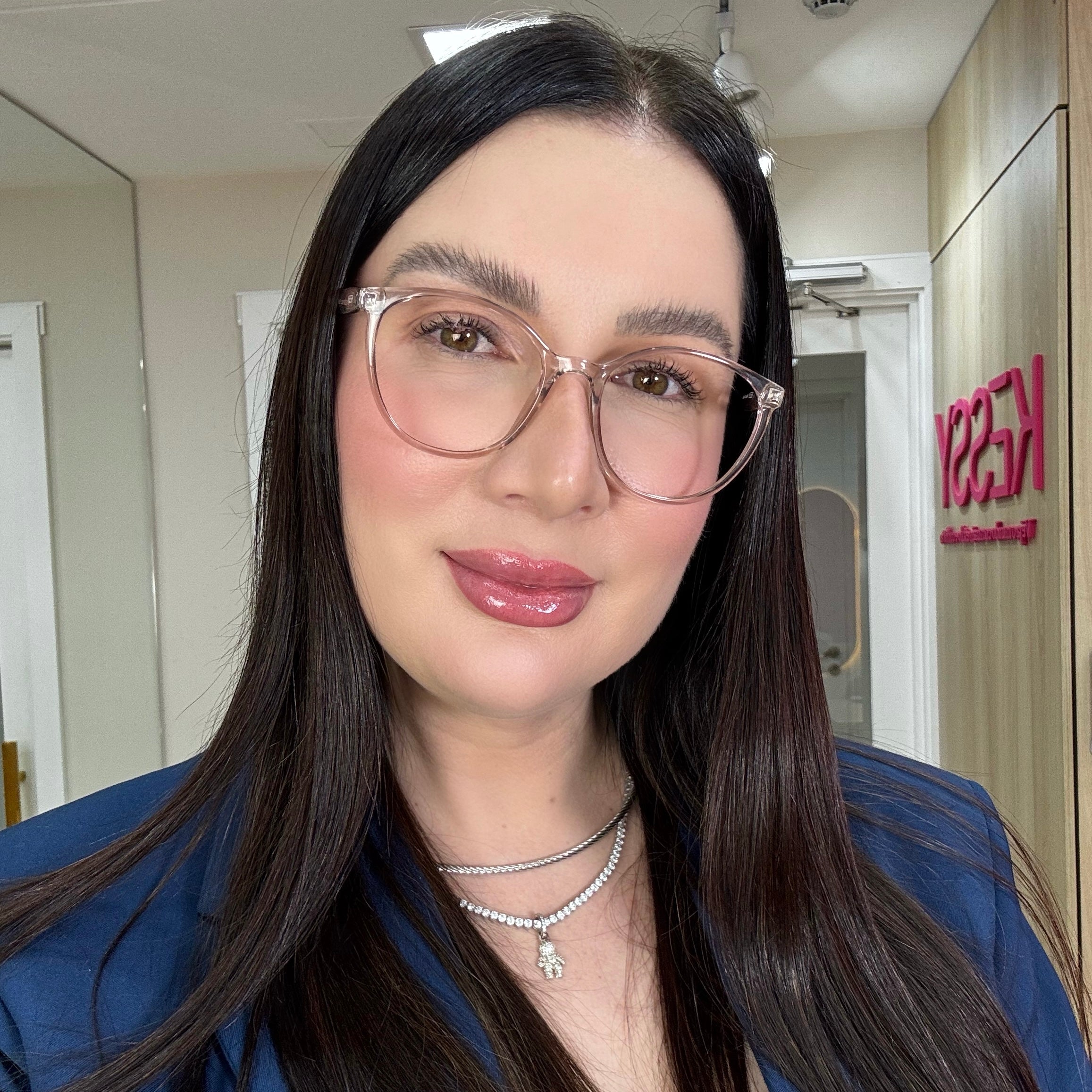 files/oculos_de_grau_kessy_feminino_901_rosto_2.jpg