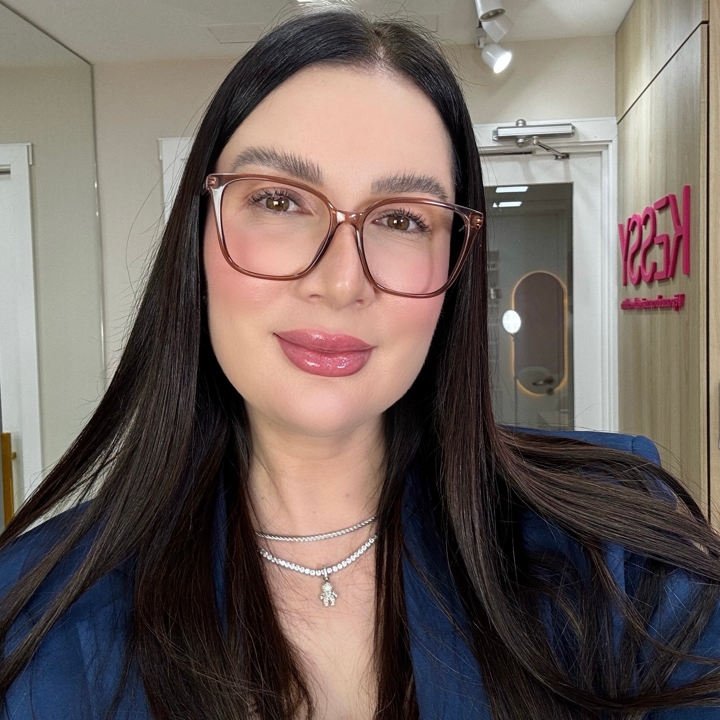 files/oculos_de_grau_kessy_feminino_913_rosto_1.jpg