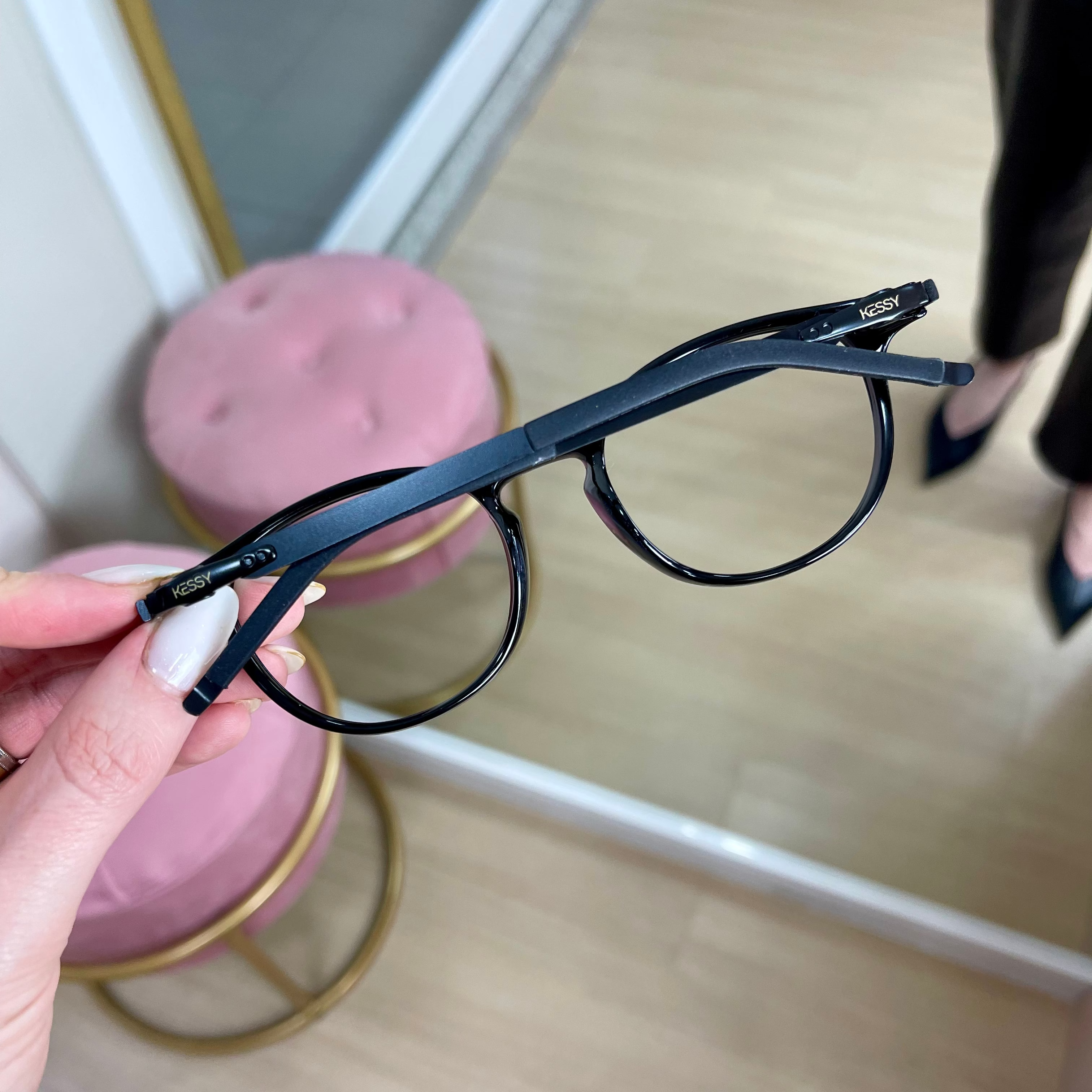 files/oculos_de_grau_kessy_masculino_339_preto.heic