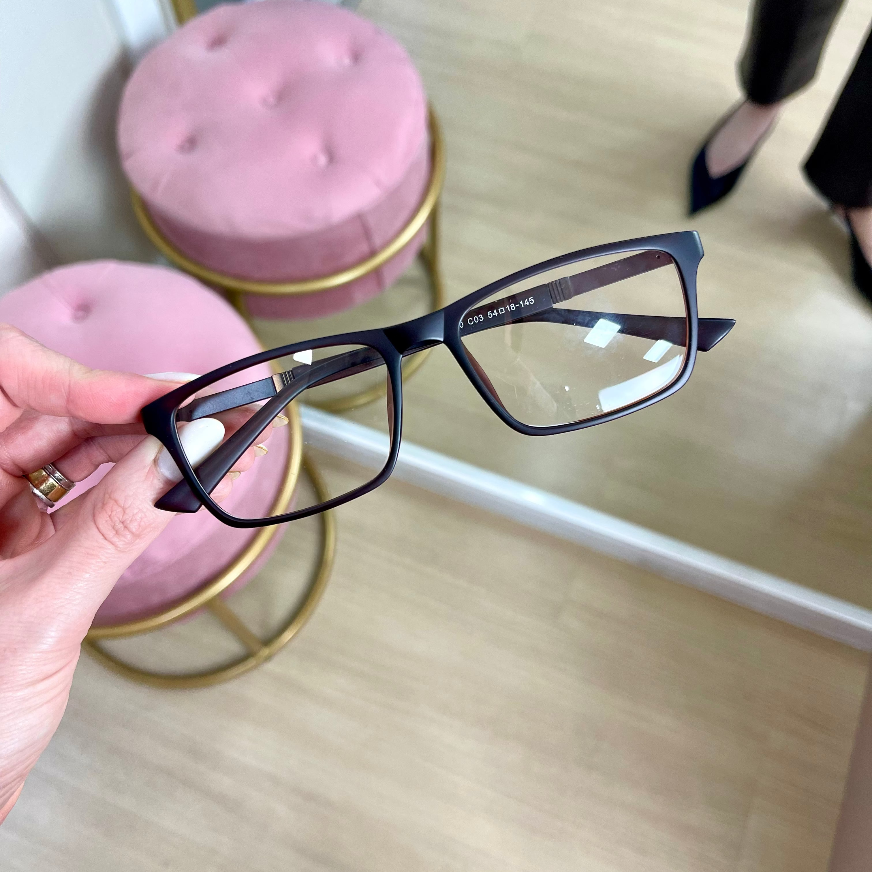 files/oculos_de_grau_kessy_masculino_827_marrom.heic