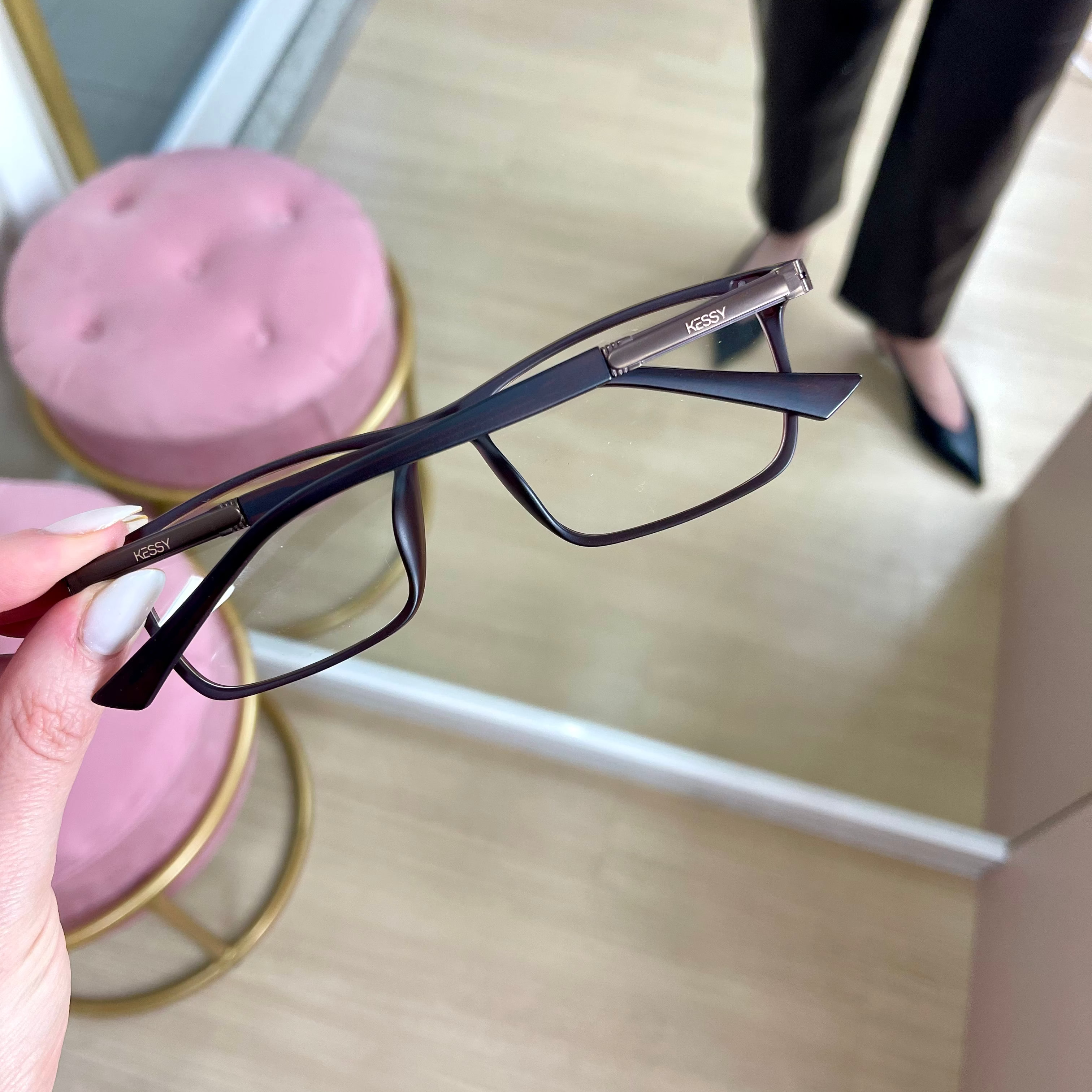 files/oculos_de_grau_kessy_masculino_827_marrom_1.heic
