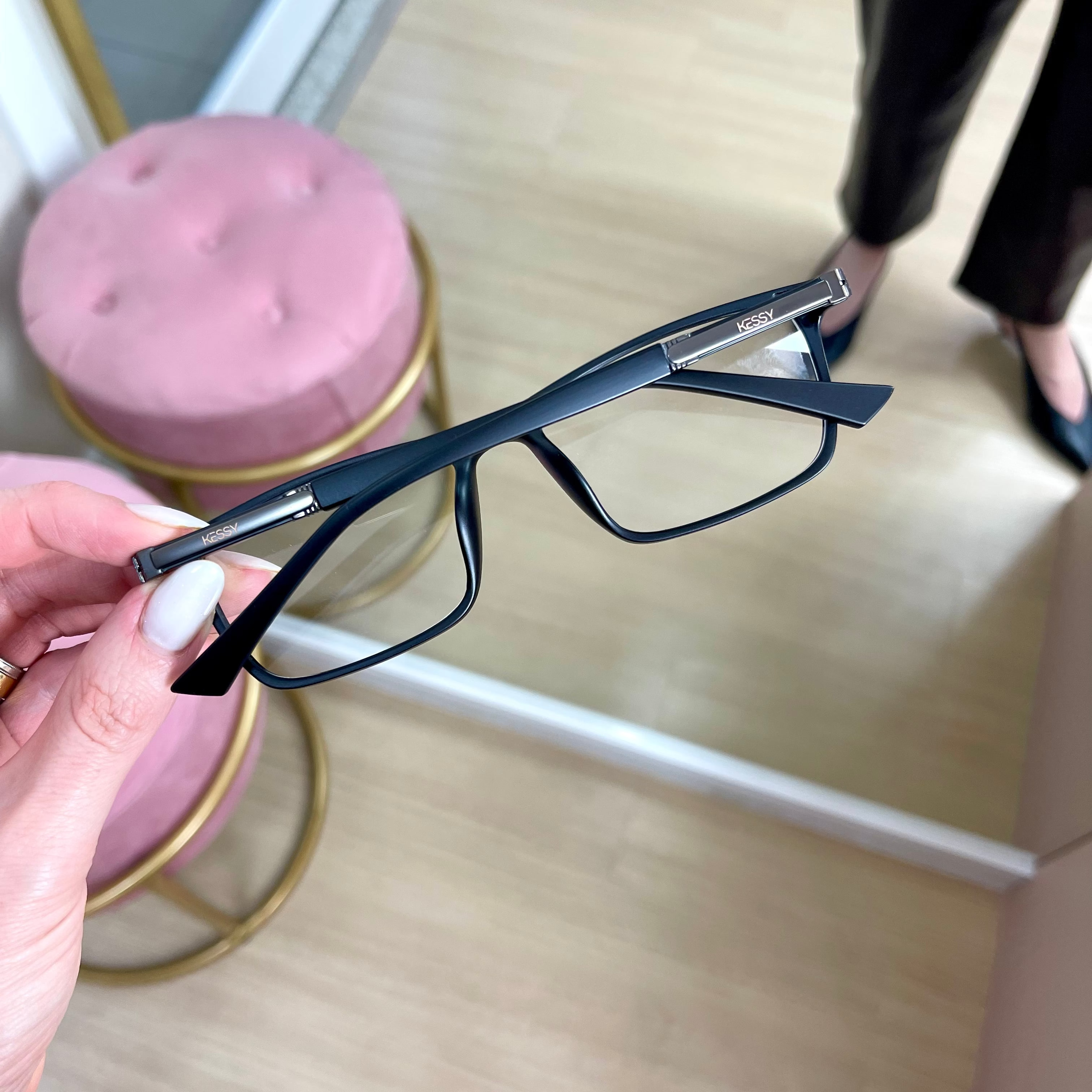 files/oculos_de_grau_kessy_masculino_827_preto.heic